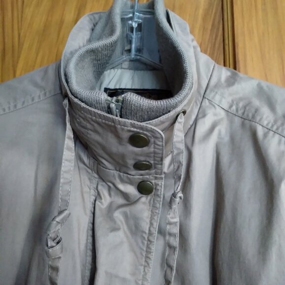 Vintage Eddie Bauer Light Olive Down Coat Size Small - Picture 2 of 12